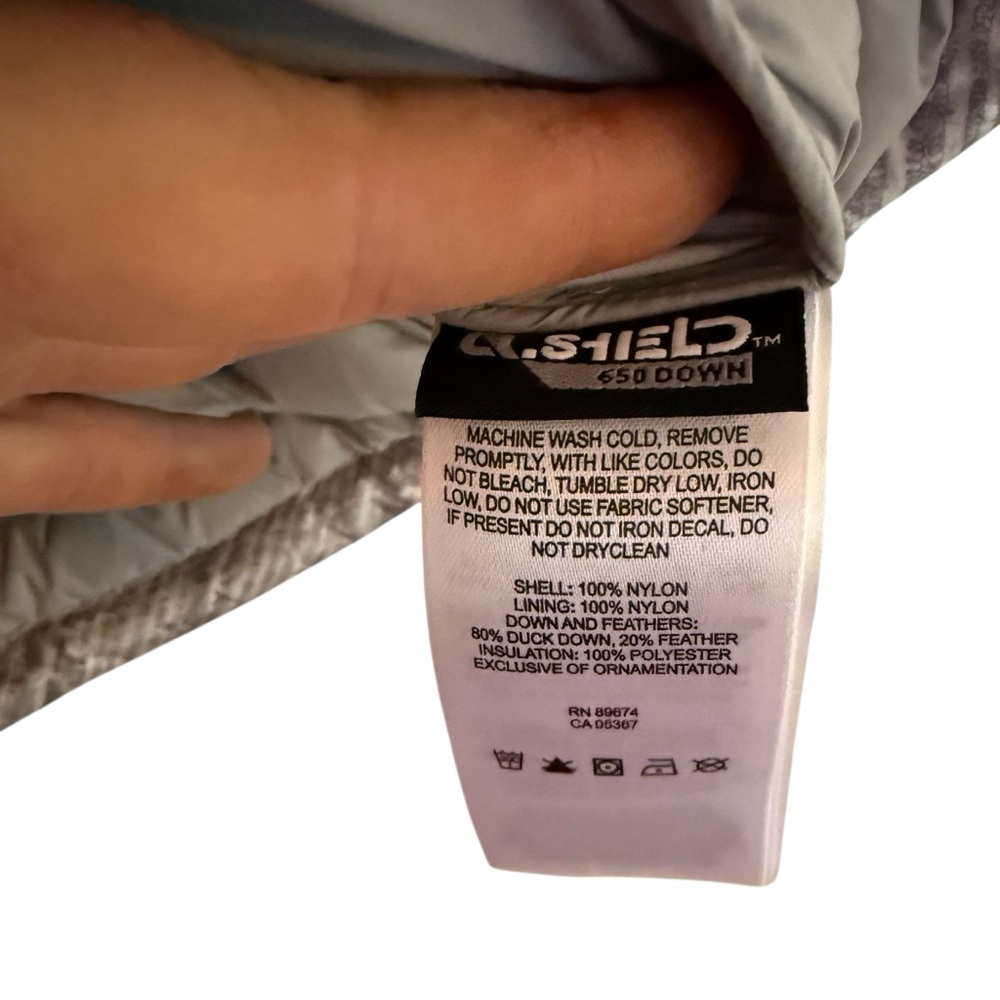 Mountain Hardwear Women's Gray Down Vest size medium - Picture 10 of 12